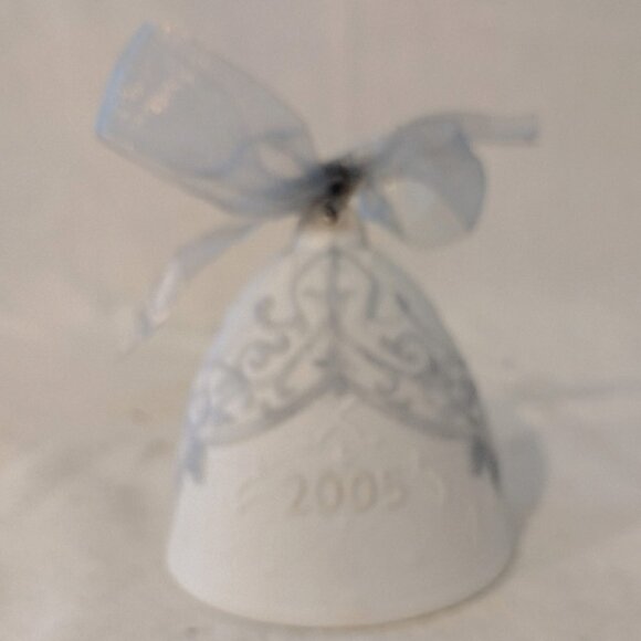 LLADRO 2005 Christmas Bell w/Original Box. - Picture 9 of 10
